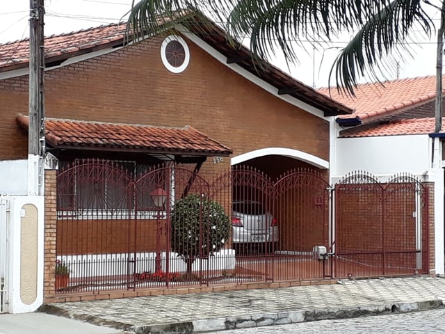 Casa à Venda – Nova Lorena